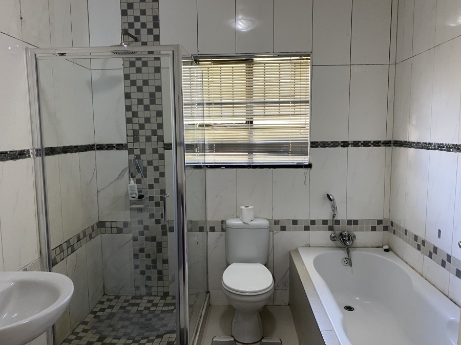 3 Bedroom Property for Sale in Brackendowns Gauteng