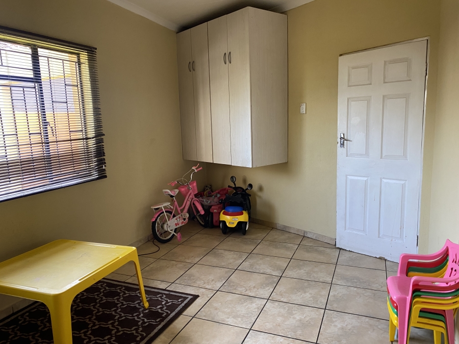 3 Bedroom Property for Sale in Brackendowns Gauteng