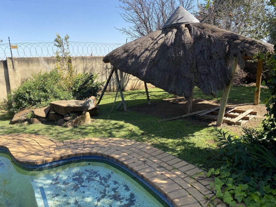 3 Bedroom Property for Sale in Brackendowns Gauteng