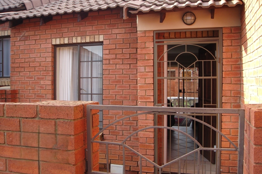 To Let 2 Bedroom Property for Rent in Moreleta Park Gauteng