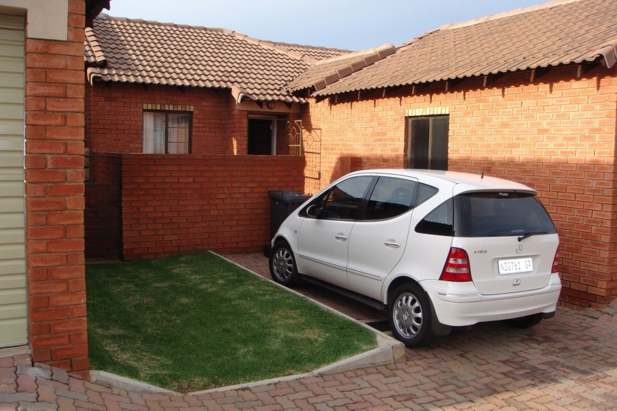 To Let 2 Bedroom Property for Rent in Moreleta Park Gauteng