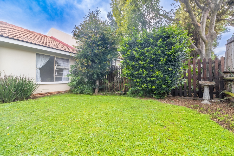 2 Bedroom Property for Sale in Magaliessig Gauteng