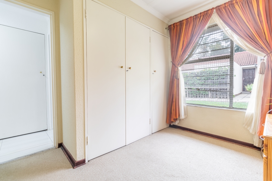2 Bedroom Property for Sale in Magaliessig Gauteng