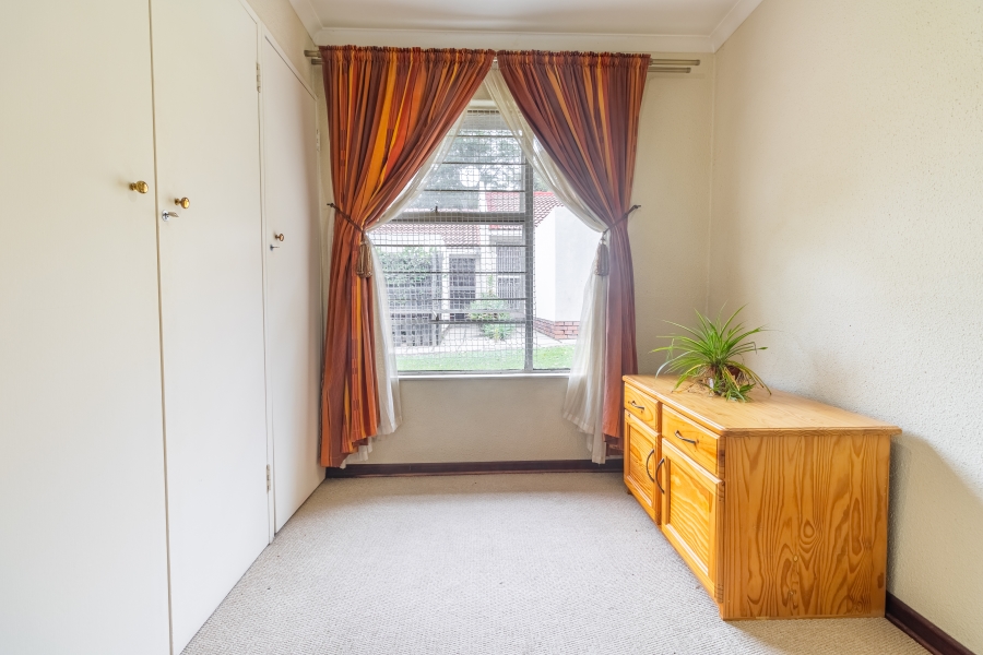 2 Bedroom Property for Sale in Magaliessig Gauteng