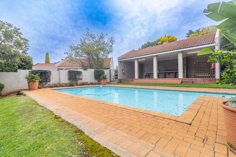 2 Bedroom Property for Sale in Magaliessig Gauteng