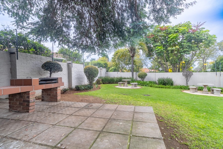 2 Bedroom Property for Sale in Magaliessig Gauteng