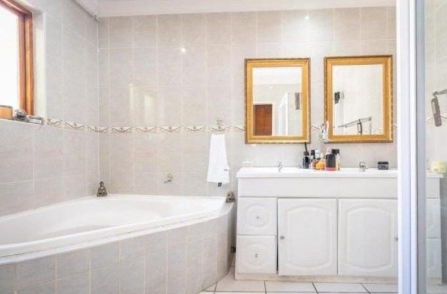 3 Bedroom Property for Sale in Willowbrook Gauteng