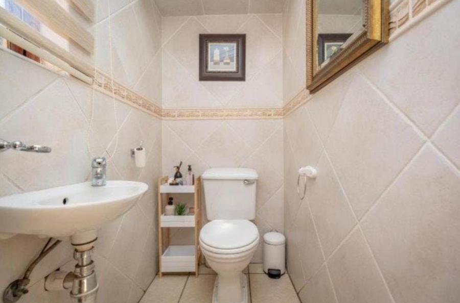 3 Bedroom Property for Sale in Willowbrook Gauteng