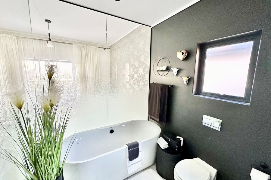 2 Bedroom Property for Sale in The Polofields Gauteng