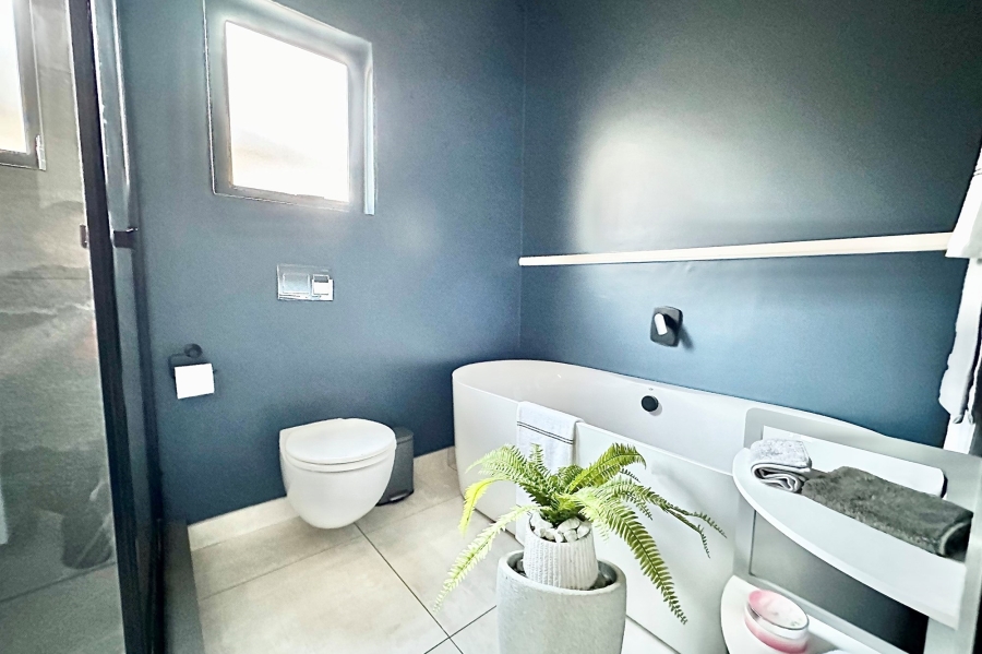 2 Bedroom Property for Sale in The Polofields Gauteng