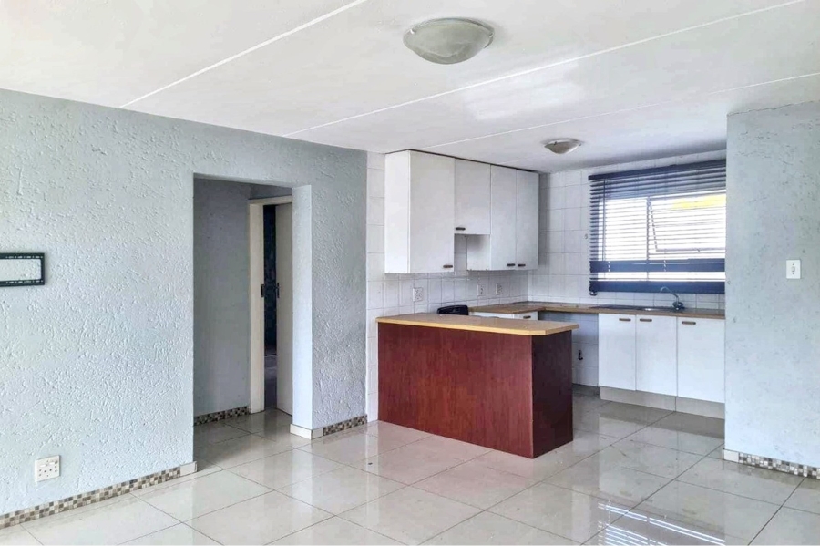 2 Bedroom Property for Sale in Vorna Valley Gauteng
