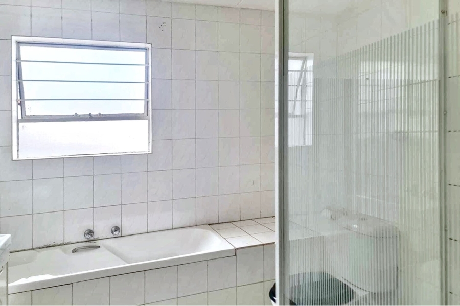 2 Bedroom Property for Sale in Vorna Valley Gauteng
