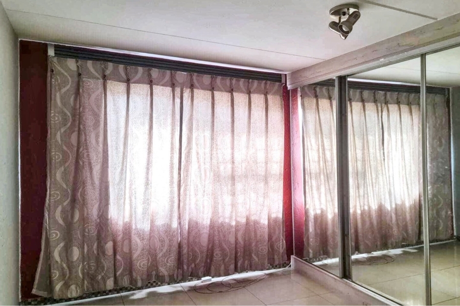 2 Bedroom Property for Sale in Vorna Valley Gauteng