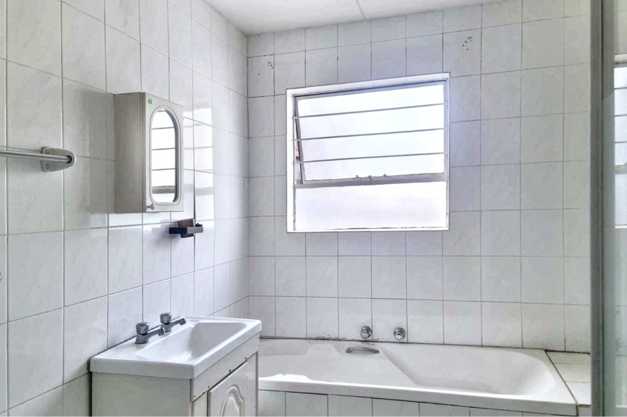 2 Bedroom Property for Sale in Vorna Valley Gauteng