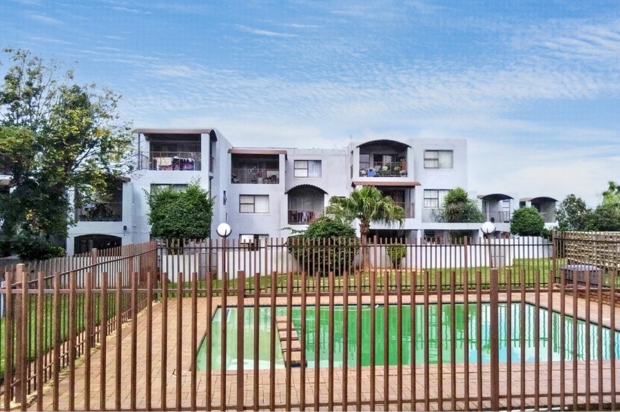 2 Bedroom Property for Sale in Vorna Valley Gauteng