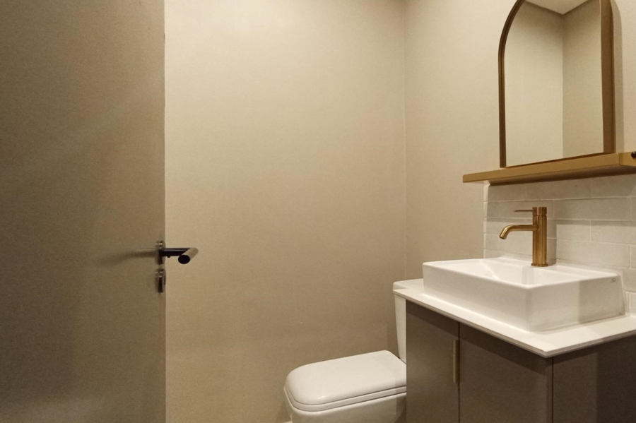 1 Bedroom Property for Sale in Sandown Gauteng