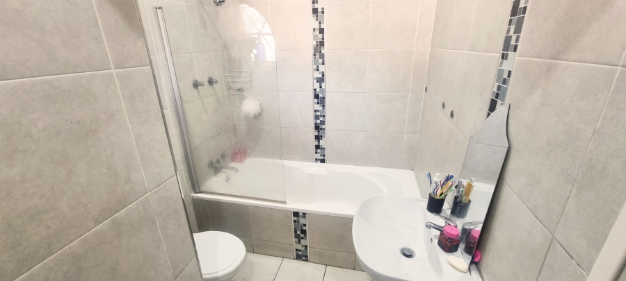 3 Bedroom Property for Sale in Wychwood Gauteng