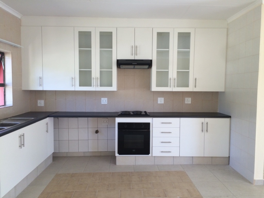 To Let 2 Bedroom Property for Rent in Woodmead Gauteng