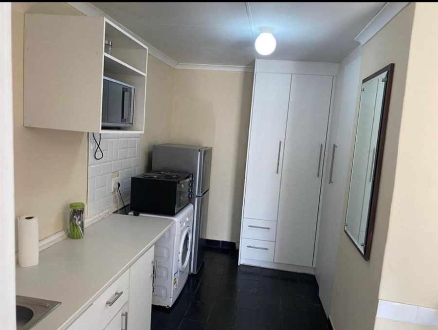 To Let 1 Bedroom Property for Rent in Douglasdale Gauteng