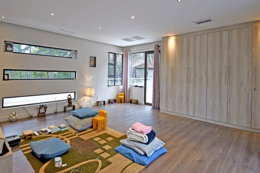 5 Bedroom Property for Sale in Bryanston Gauteng