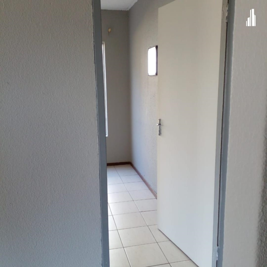 To Let 2 Bedroom Property for Rent in Westdene Gauteng