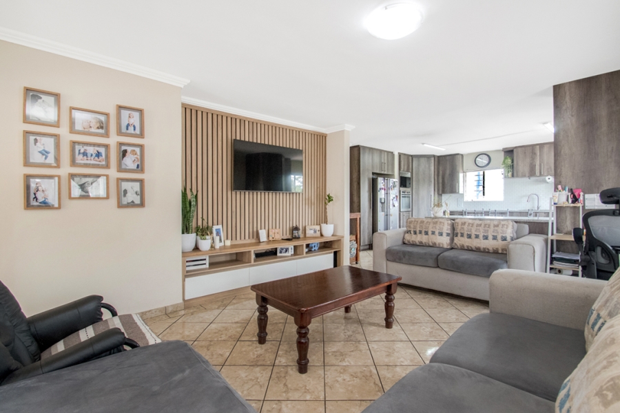 3 Bedroom Property for Sale in Constantia Kloof Gauteng