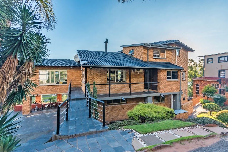 5 Bedroom Property for Sale in Helderkruin Gauteng