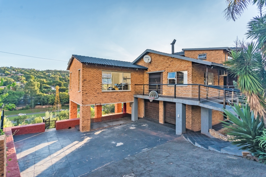 5 Bedroom Property for Sale in Helderkruin Gauteng