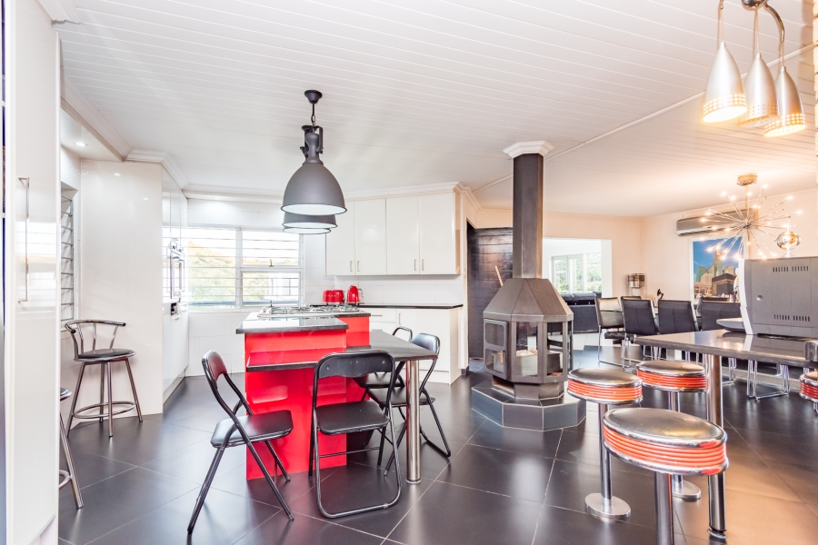 5 Bedroom Property for Sale in Helderkruin Gauteng