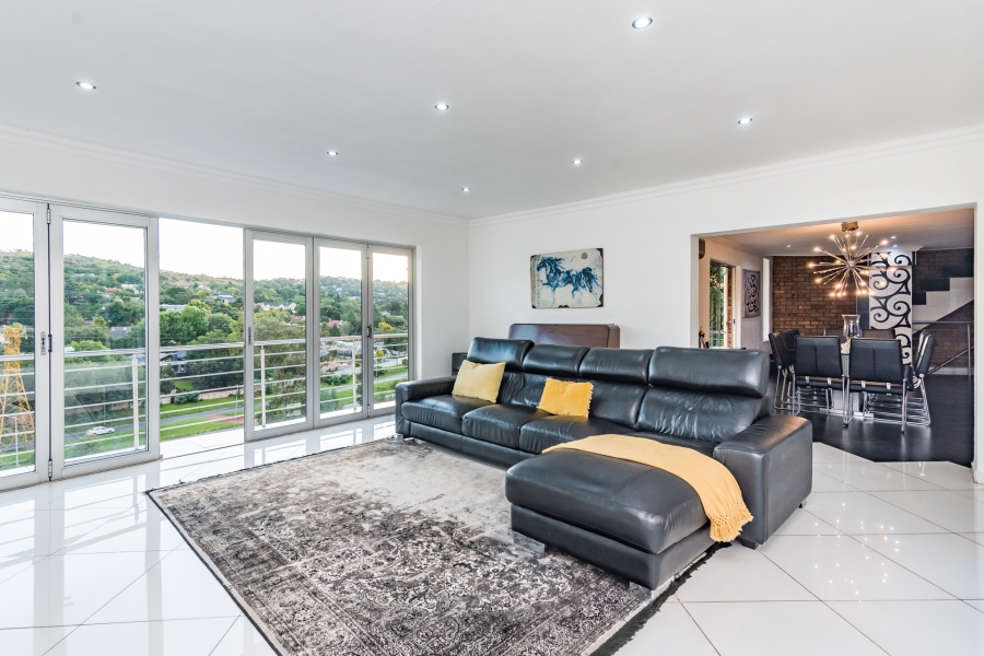 5 Bedroom Property for Sale in Helderkruin Gauteng