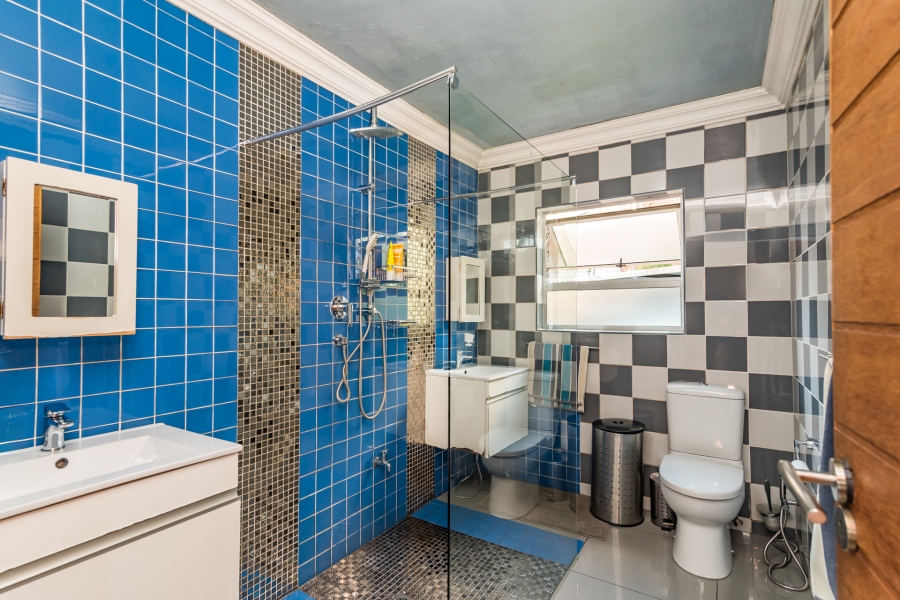 5 Bedroom Property for Sale in Helderkruin Gauteng