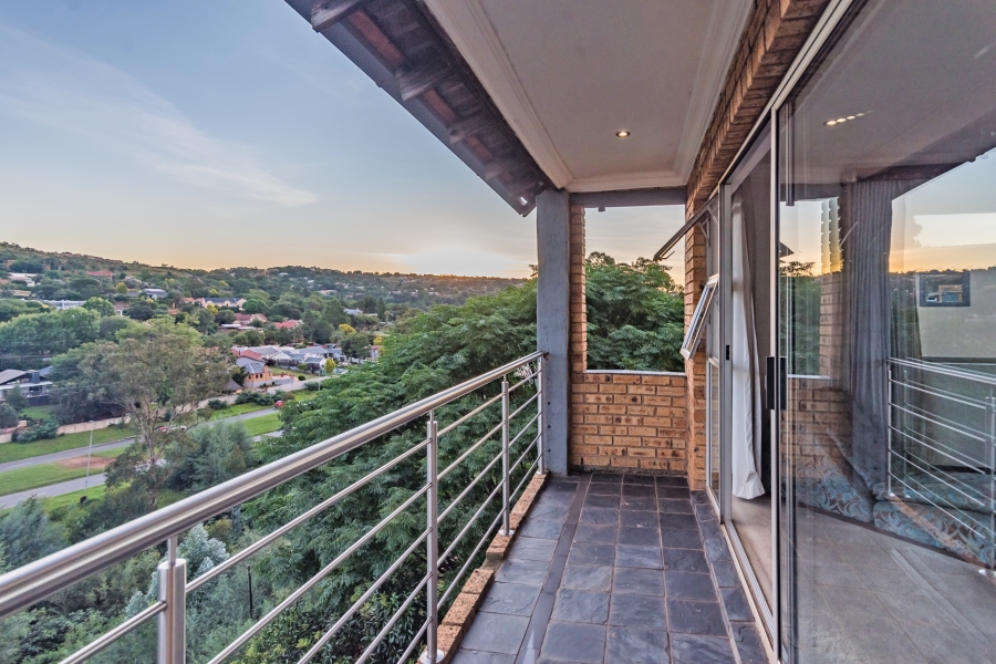 5 Bedroom Property for Sale in Helderkruin Gauteng
