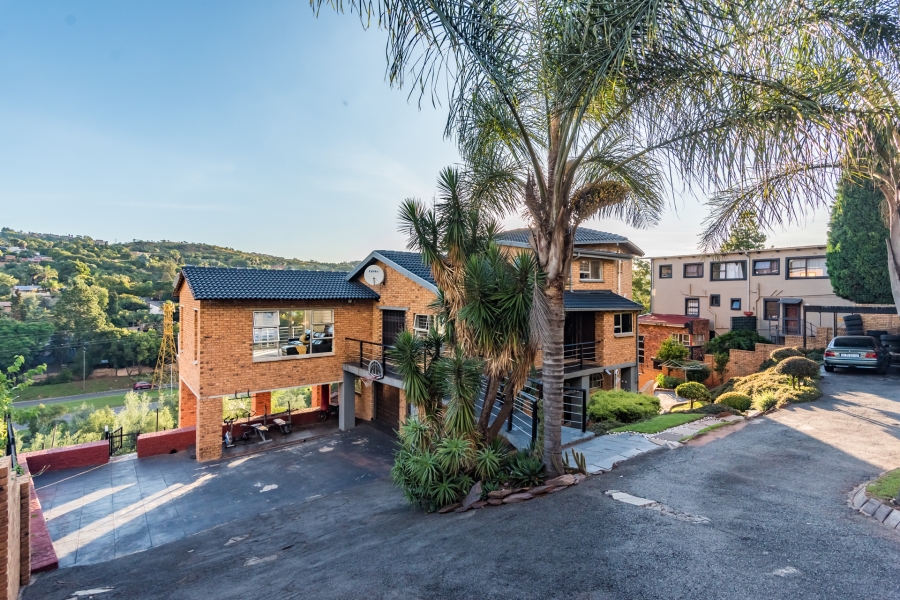 5 Bedroom Property for Sale in Helderkruin Gauteng