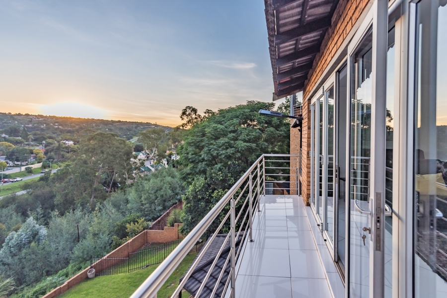 5 Bedroom Property for Sale in Helderkruin Gauteng