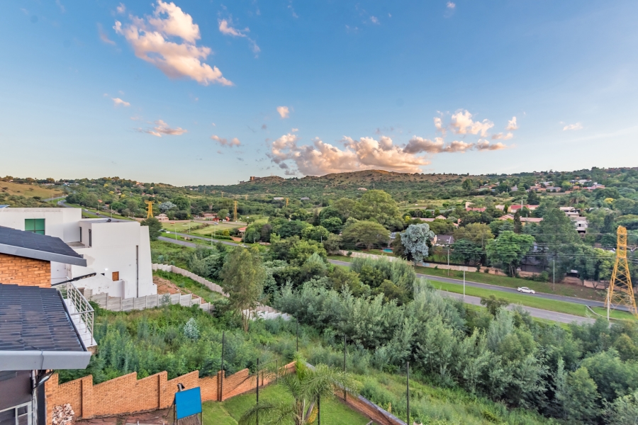 5 Bedroom Property for Sale in Helderkruin Gauteng