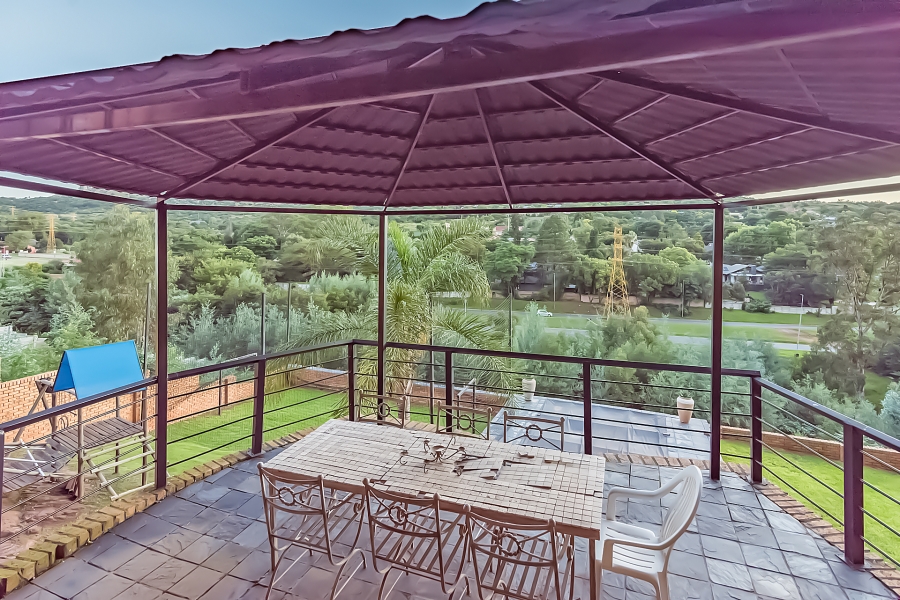 5 Bedroom Property for Sale in Helderkruin Gauteng