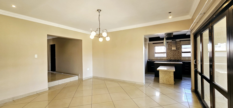5 Bedroom Property for Sale in Willow Acres Ext 10 Gauteng