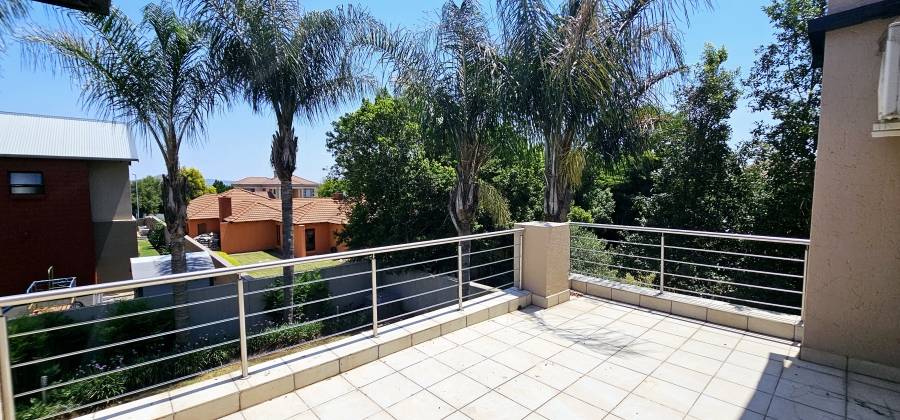 5 Bedroom Property for Sale in Willow Acres Ext 10 Gauteng