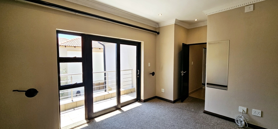 5 Bedroom Property for Sale in Willow Acres Ext 10 Gauteng