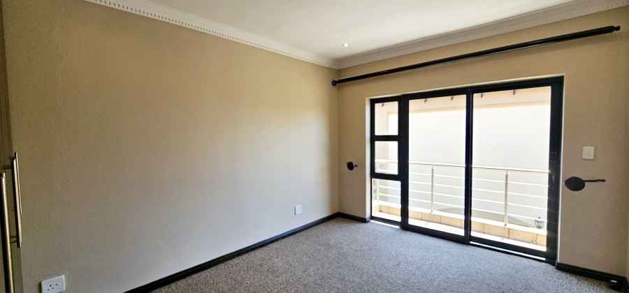 5 Bedroom Property for Sale in Willow Acres Ext 10 Gauteng