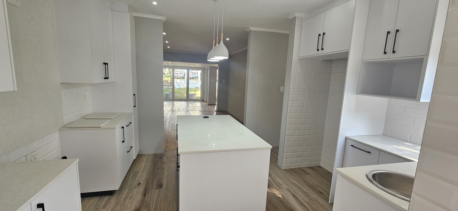 To Let 3 Bedroom Property for Rent in Modderfontein Gauteng