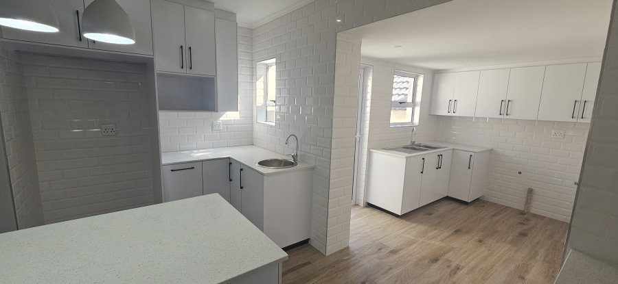To Let 3 Bedroom Property for Rent in Modderfontein Gauteng