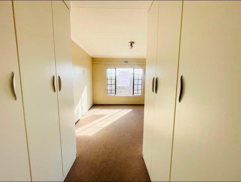 3 Bedroom Property for Sale in Sonneveld Gauteng