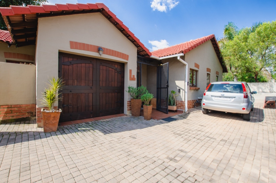 2 Bedroom Property for Sale in Queenswood Gauteng