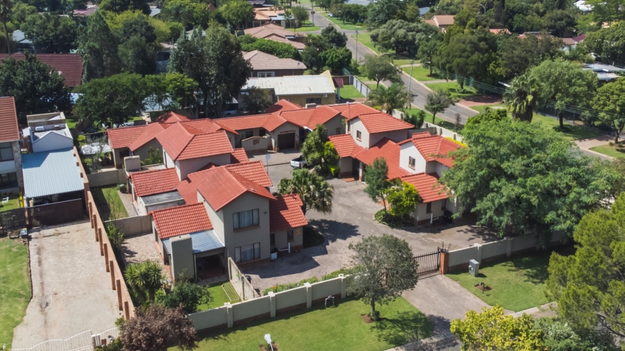 2 Bedroom Property for Sale in Queenswood Gauteng