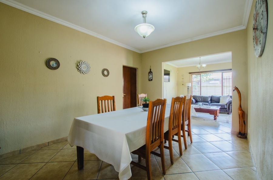 2 Bedroom Property for Sale in Queenswood Gauteng