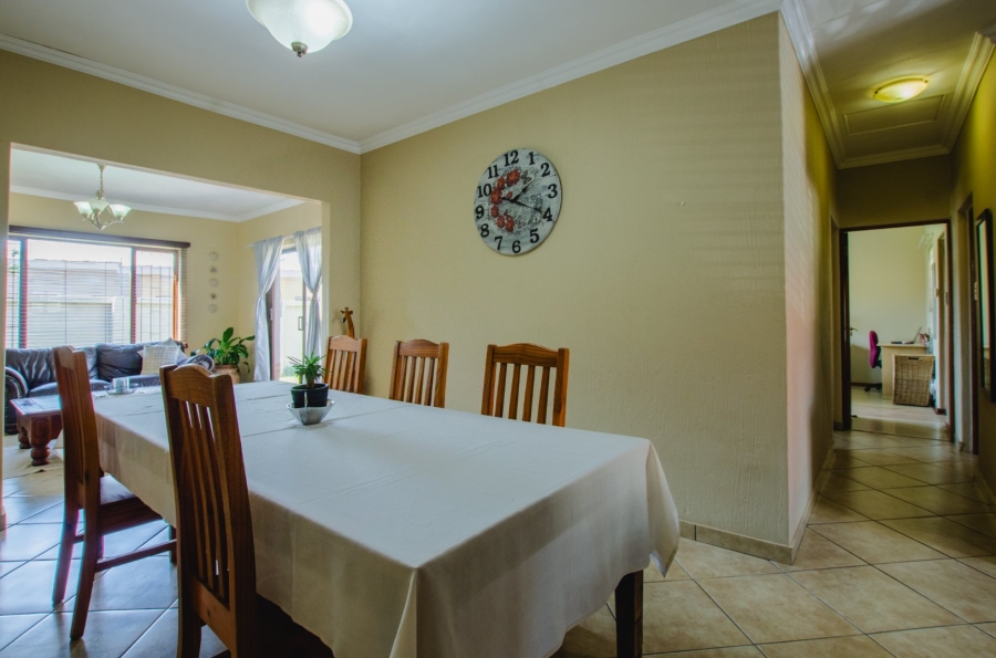 2 Bedroom Property for Sale in Queenswood Gauteng