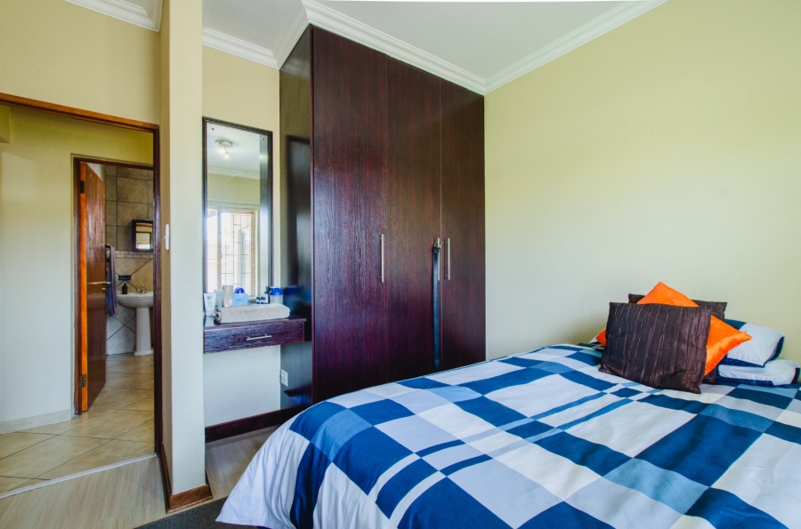 2 Bedroom Property for Sale in Queenswood Gauteng