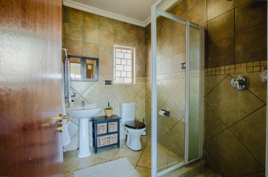 2 Bedroom Property for Sale in Queenswood Gauteng