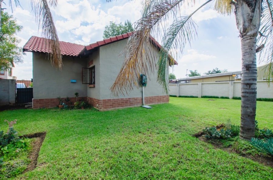 2 Bedroom Property for Sale in Queenswood Gauteng